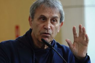 Ο Γιώργος Νταλάρας χθες στο Μέγαρο Μουσικής
